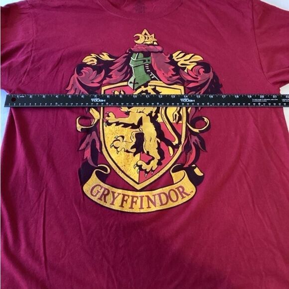 Harry Potter  Wizarding World Gryffindor Men’s Size Large 100% Cotton T-Shirt - Picture 7 of 7